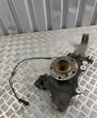 BMW 5 F10 F11 Front wheel hub 