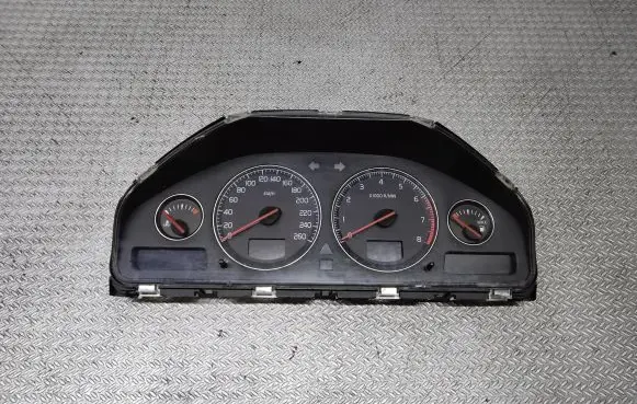 Volvo V70 Speedometer (instrument cluster) 8673269 69294880T