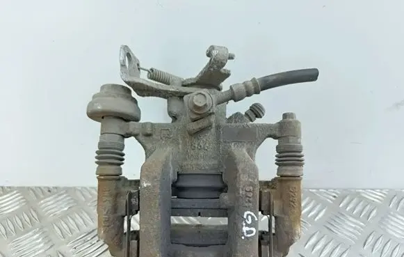 Opel Zafira C Rear brake caliper