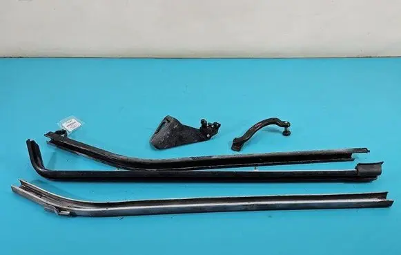 Renault Trafic II (X83) Sliding door upper roller guide/hinge IMPRK1493394