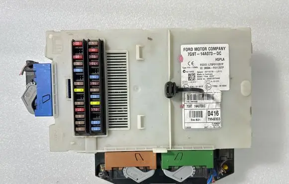 Ford Mondeo Mk III Fuse module 7G9T14A073DC 3659AF01125TP