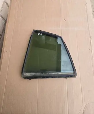 Toyota Prius (XW50) Rear vent window glass 6818947030