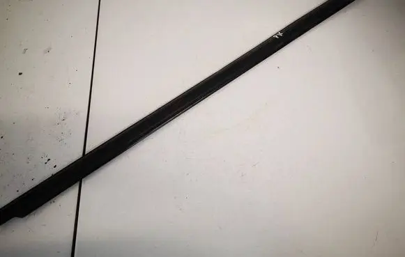 Subaru Impreza III Front door glass trim molding 