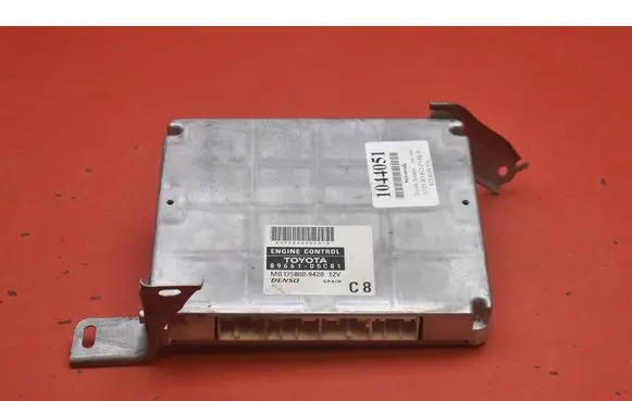 Toyota Avensis Verso Engine control unit/module ECU 89661-05C81