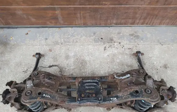Toyota Avensis T270 Rear axle beam 