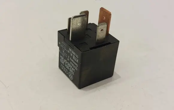 Seat Ibiza IV (6J,6P) Other relay 7N0951253