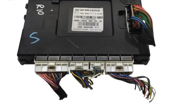 KIA Rio Comfort/convenience module 954001WED0