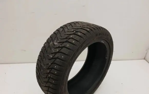 BMW 3 E90 E91 R17 winter/snow tires with studs 