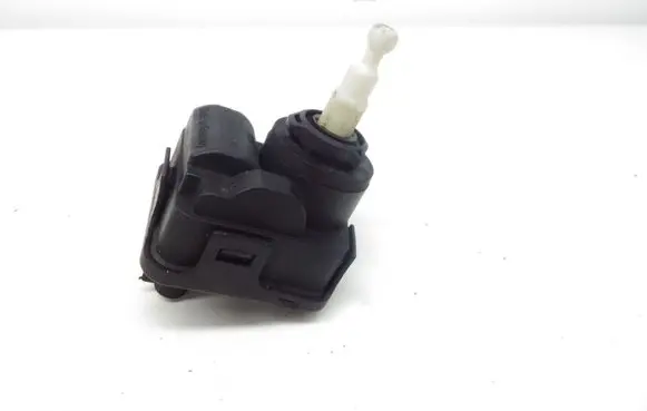 Headlight level adjustment motor