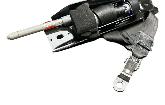 Volvo V70 Front seatbelt 39818791