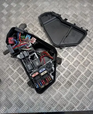 Audi Q7 4L Fuse box set 7L0937576B