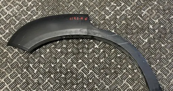 Rear fender molding trim