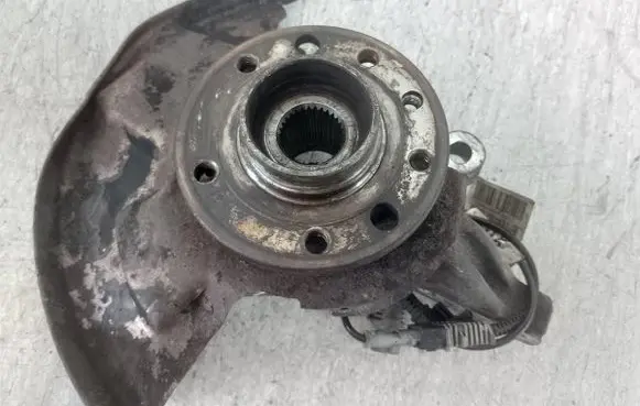 Opel Signum Front wheel hub spindle knuckle 13241192