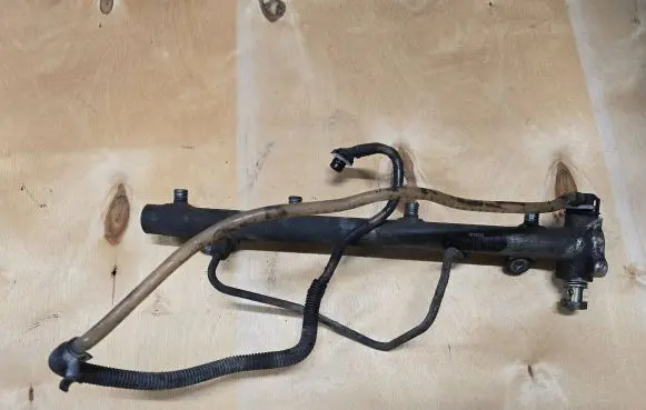 Mercedes-Benz Sprinter W906 Fuel main line pipe A6110700095 020815L2