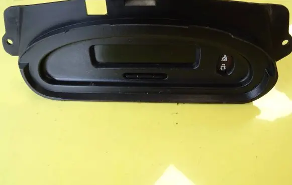 Renault Scenic I Screen/display/small screen P8200028364A