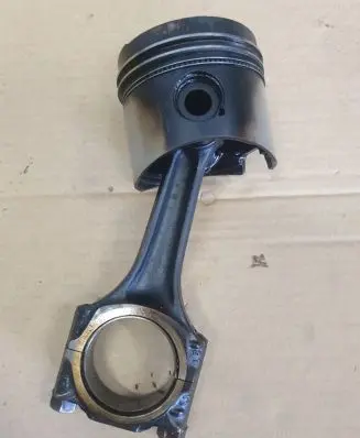 Volkswagen PASSAT B3 Piston with connecting rod 037198401A 037107065B