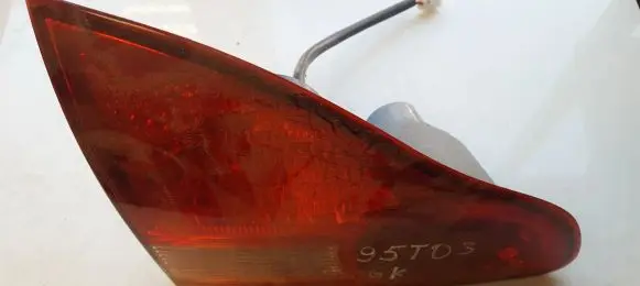 Toyota Avensis Verso Tailgate rear/tail lights