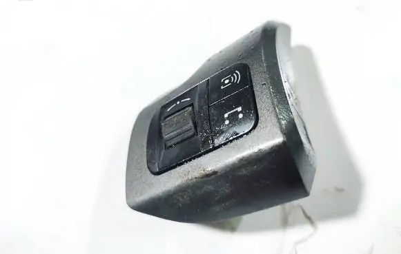 Opel Astra H Steering wheel buttons/switches 13126750