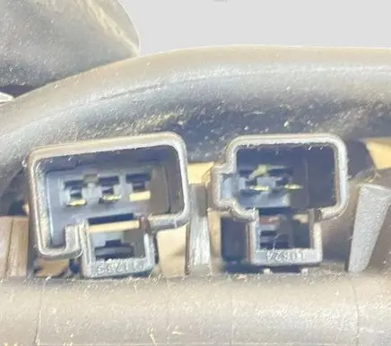 Toyota Avensis T270 Middle seatbelt buckle (rear) 7348005060 609309000 918032011