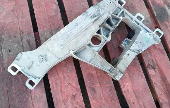 Jaguar F-Pace Gearbox mounting bracket HX735060DD