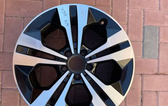 Mercedes-Benz B W247 R18 alloy rim A2474012900 2474012900