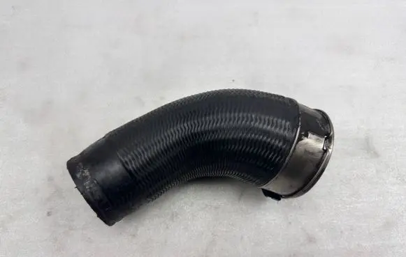 Volvo XC90 Intercooler hose/pipe 31338752