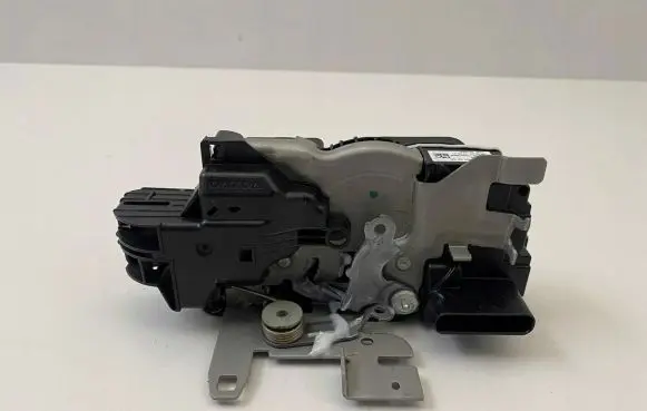 Volvo S90, V90 Rear door lock 32310160
