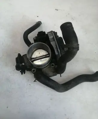 Audi A4 S4 B5 8D Throttle valve 058133063H