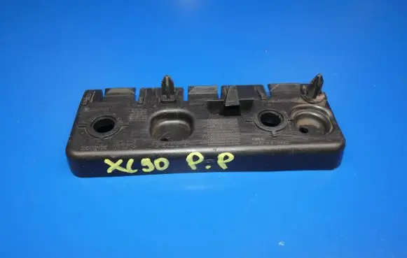 Volvo XC90 Fender mounting bracket 31378135