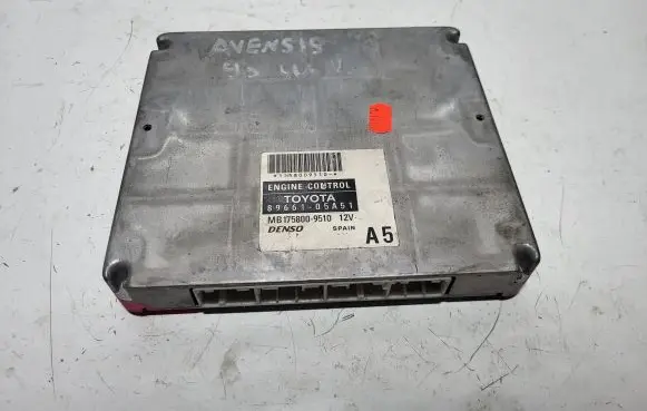 Toyota Avensis T250 Engine control unit/module 8966105A51