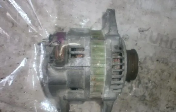 Mazda 121 Generator/alternator B3D118300