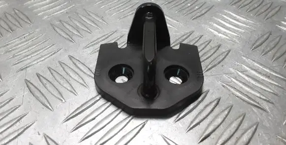 Volvo XC60 Front door lock loop/hook striker 30699650