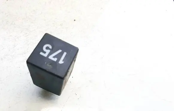 Audi A4 S4 B5 8D Other relay 3a0927181 61233005
