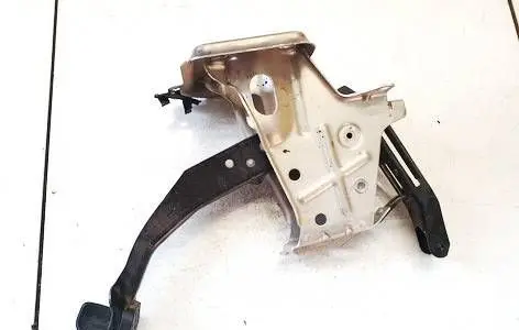 Volkswagen PASSAT B6 Clutch pedal 1K1721057AD