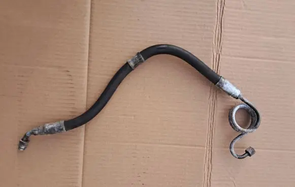 Mercedes-Benz W123 Power steering hose/pipe/line 1239974682