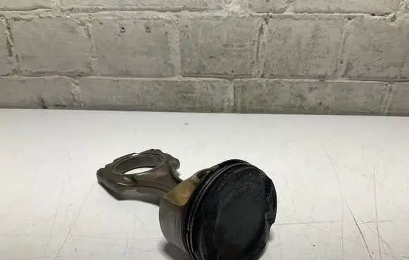 BMW 5 F10 F11 Piston with connecting rod 7843237
