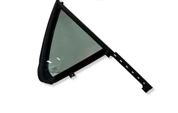Toyota Yaris Cross Rear vent window glass 331048