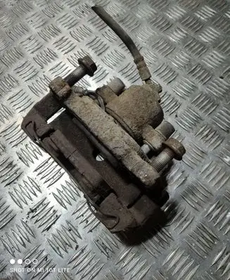 Volkswagen Touran I Front brake caliper