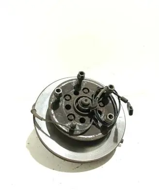 Front wheel hub