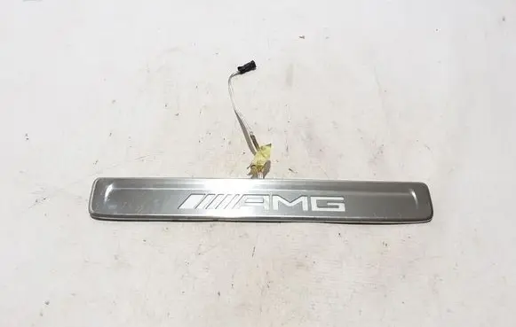 Front sill trim cover