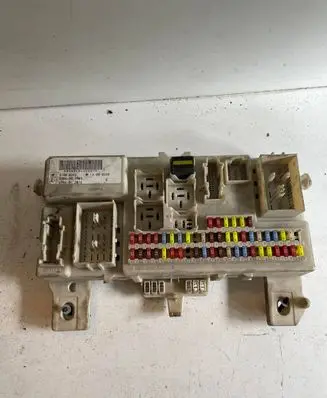Ford Focus Fuse module 4M5T14A073