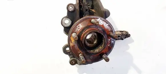 Ford C-MAX II Front wheel hub AV613K171