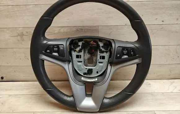 Chevrolet Cruze Steering wheel 13307026 704701