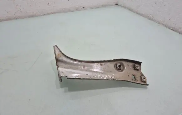 Skoda Octavia Mk3 (5E) Fender mounting bracket 5E08211411