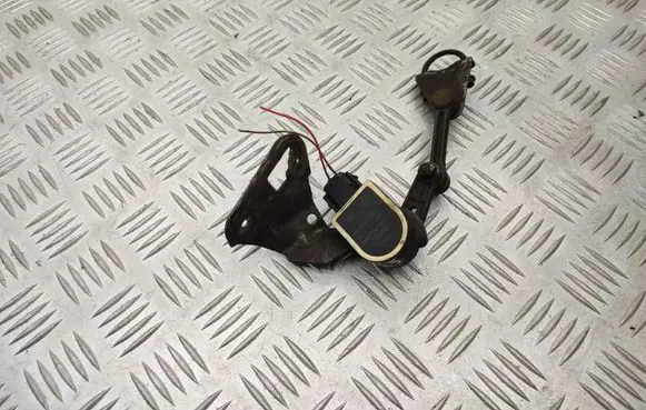 Headlight/headlamp level sensor