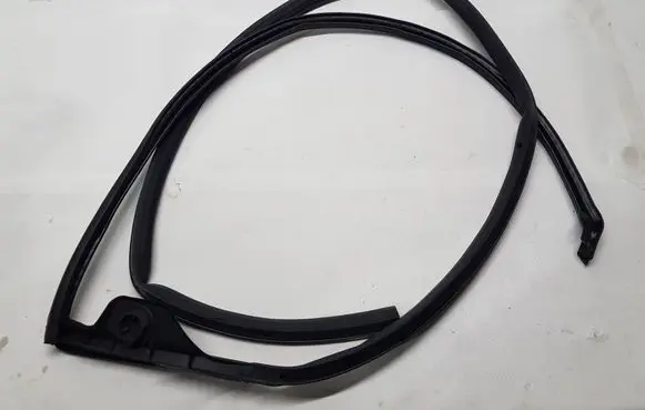 Peugeot 3008 II Rubber seal rear door 9811258780