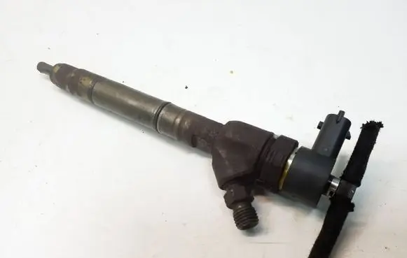 Hyundai i30 Fuel injector 338002A400 0445110256