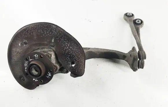 Audi A4 S4 B8 8K Front wheel hub spindle knuckle