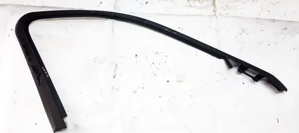 Mercedes-Benz C AMG W204 Front door glass trim molding A2047250171