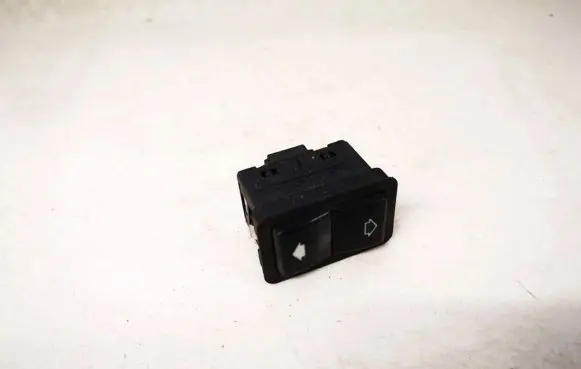 BMW 5 E39 Electric window control switch 8368974